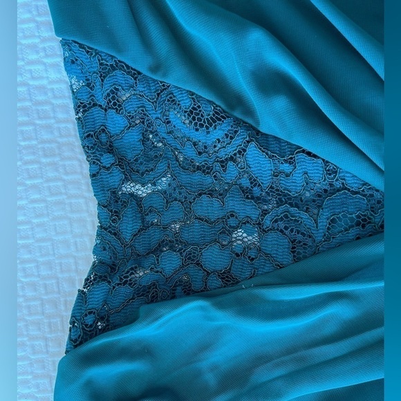 David's Bridal High-Neck Mesh Dress w/ Lace
Inset Bridesmaid/Prom/Formal - Picture 14 of 16